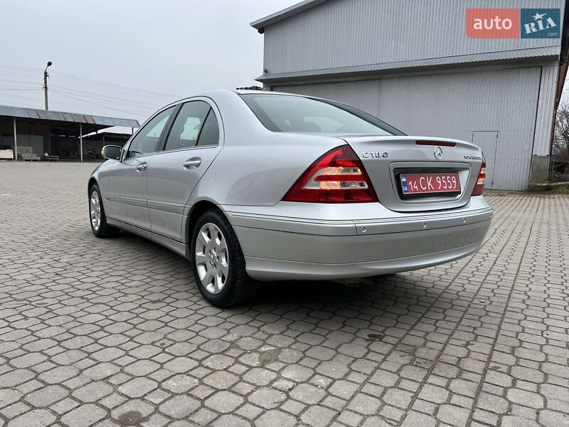 Седан Mercedes-Benz C-Class 2005 в Надвірній