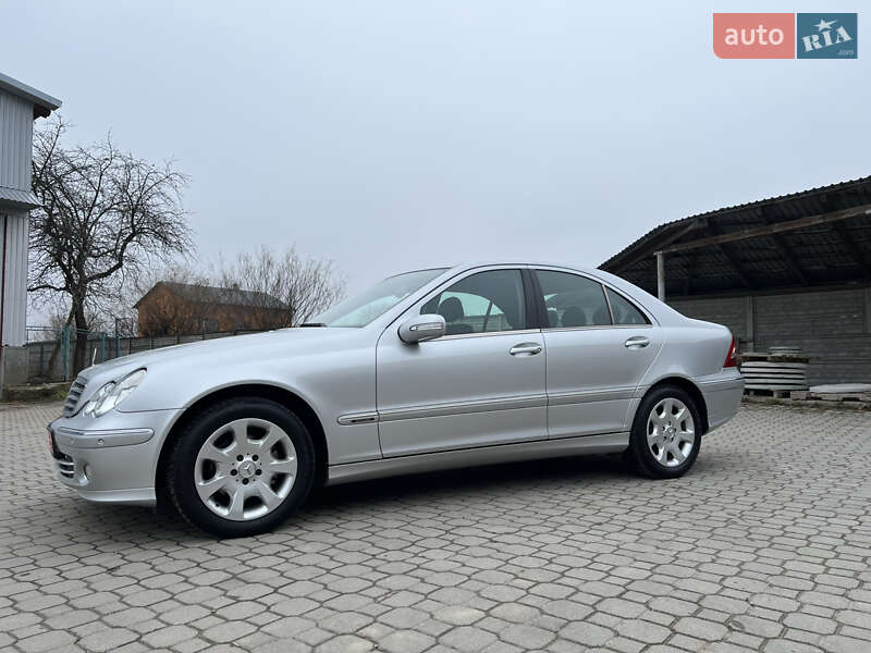 Седан Mercedes-Benz C-Class 2005 в Надвірній
