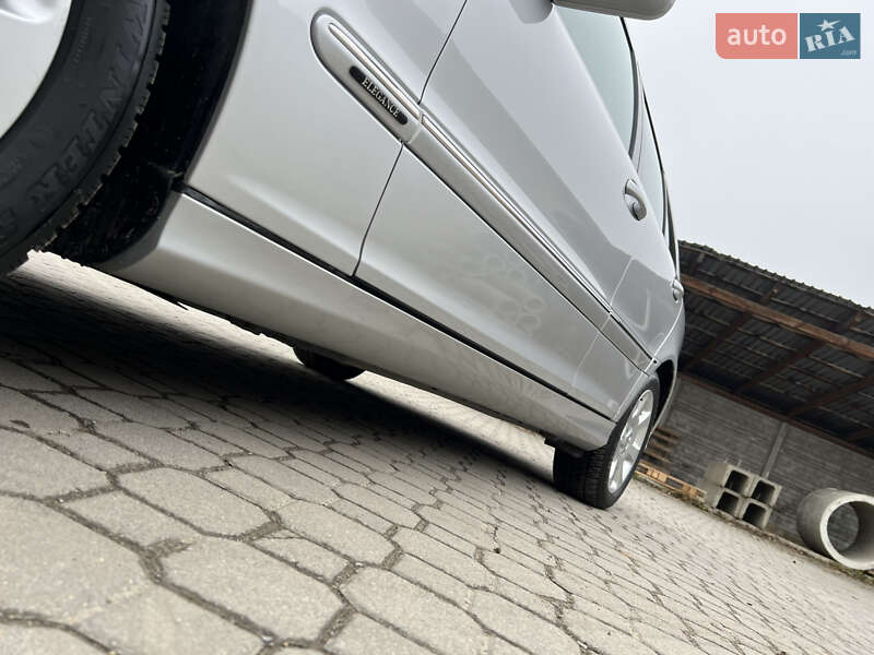 Седан Mercedes-Benz C-Class 2005 в Надвірній