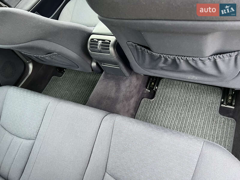 Седан Mercedes-Benz C-Class 2005 в Надвірній