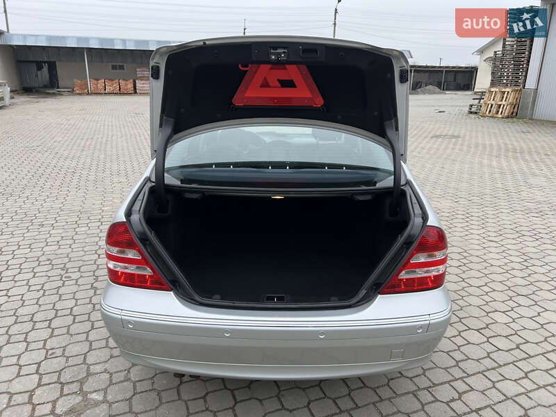 Седан Mercedes-Benz C-Class 2005 в Надвірній
