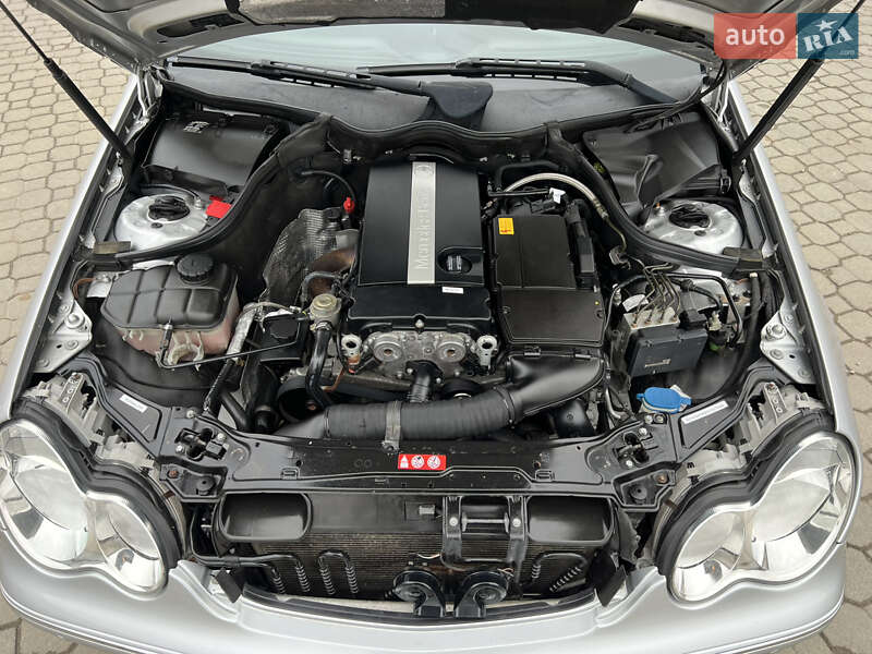 Седан Mercedes-Benz C-Class 2005 в Надвірній