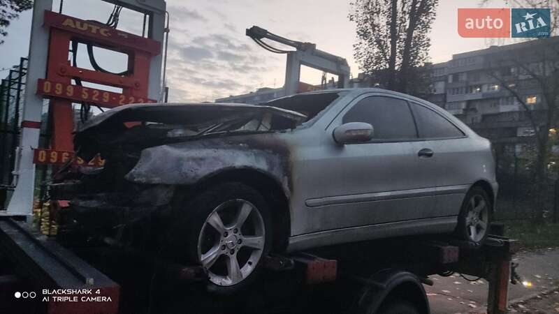 Купе Mercedes-Benz C-Class 2001 в Киеве