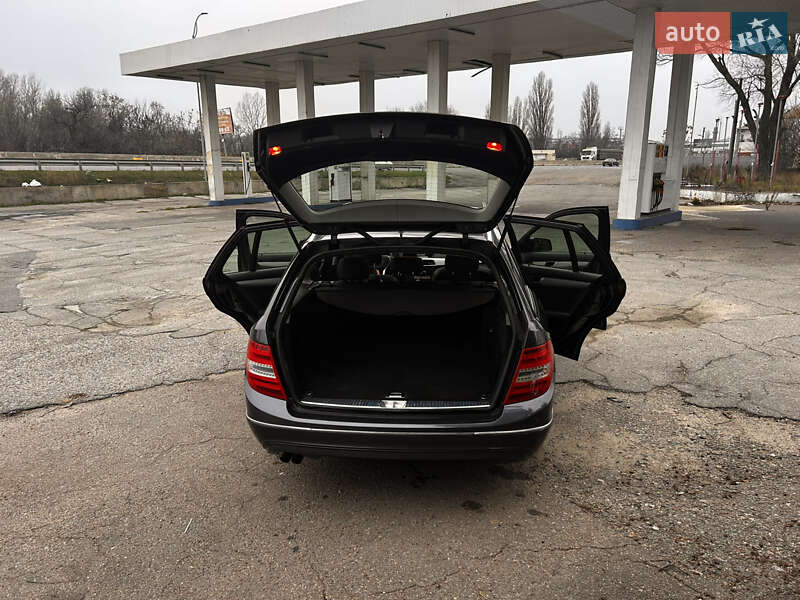 Универсал Mercedes-Benz C-Class 2013 в Одессе