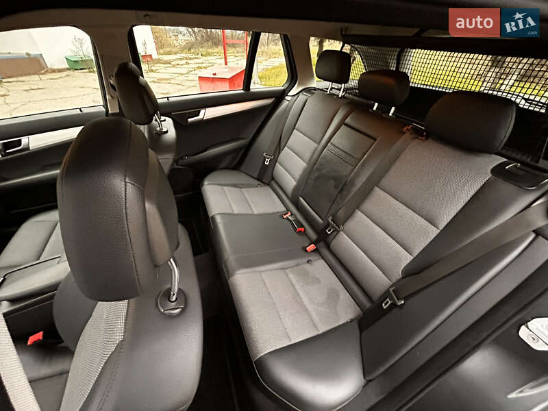 Универсал Mercedes-Benz C-Class 2013 в Одессе