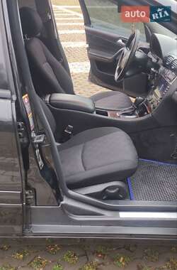 Седан Mercedes-Benz C-Class 2004 в Харькове
