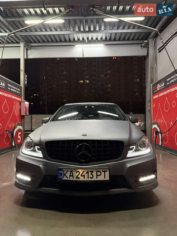 Седан Mercedes-Benz C-Class 2011 в Киеве