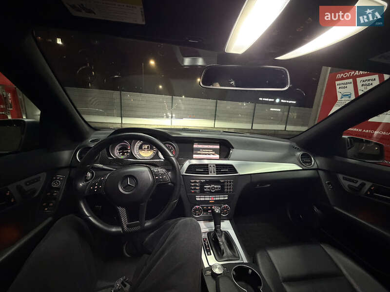 Седан Mercedes-Benz C-Class 2011 в Киеве