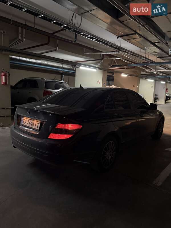 Седан Mercedes-Benz C-Class 2007 в Киеве