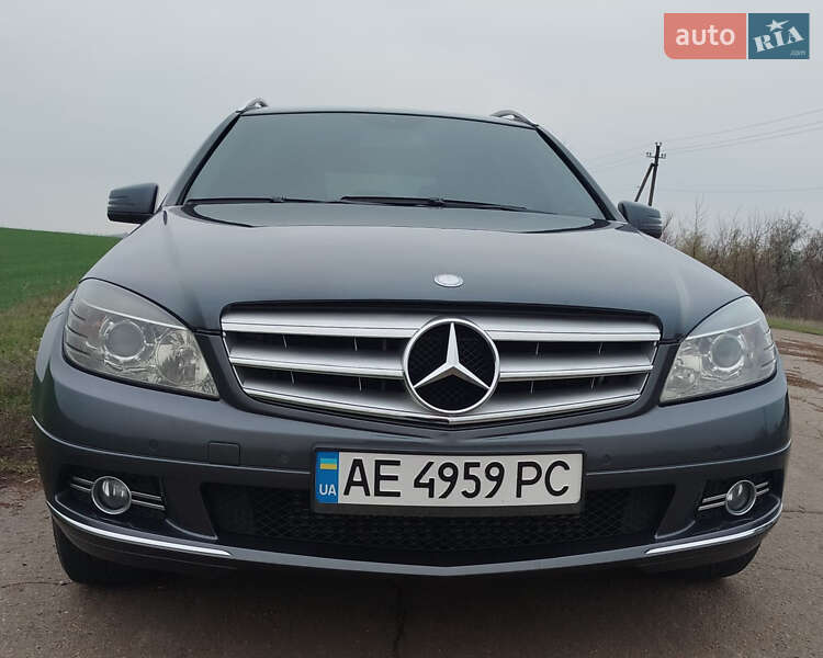 Универсал Mercedes-Benz C-Class 2009 в Днепре