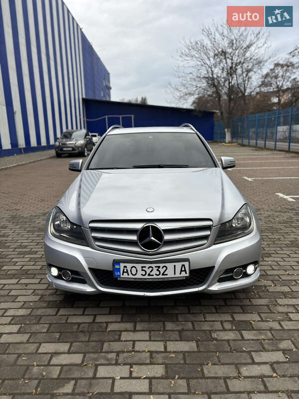 Универсал Mercedes-Benz C-Class 2012 в Ужгороде
