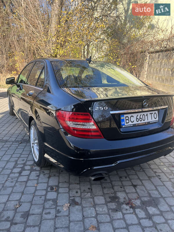 Седан Mercedes-Benz C-Class 2012 в Львове