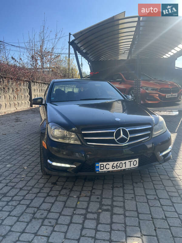 Седан Mercedes-Benz C-Class 2012 в Львове