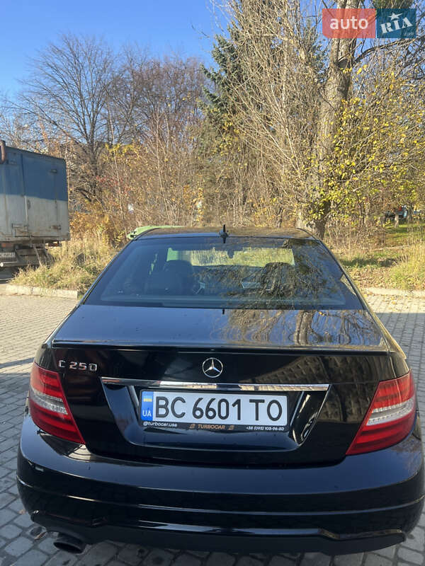 Седан Mercedes-Benz C-Class 2012 в Львове