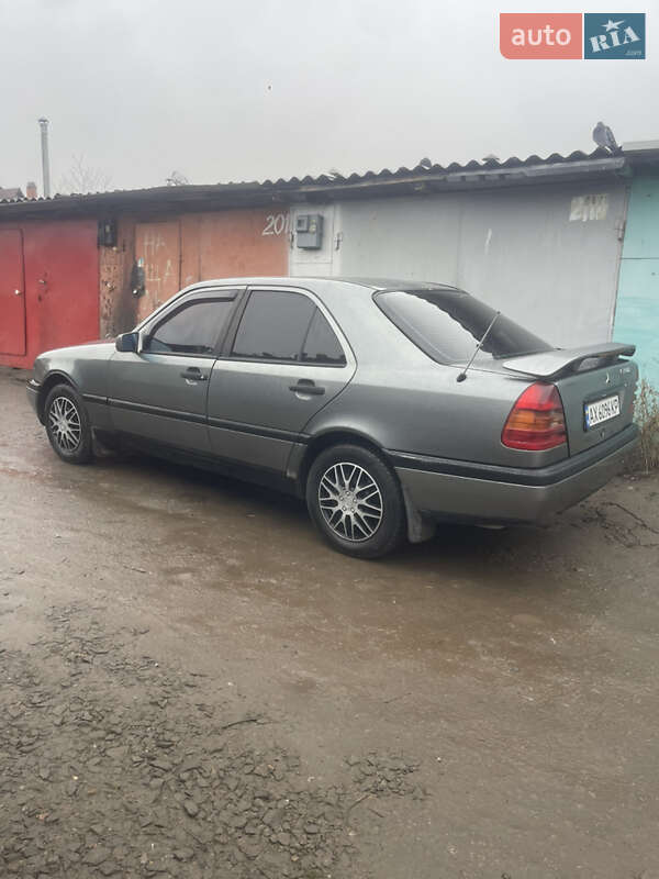 Седан Mercedes-Benz C-Class 1994 в Харькове фото 7 Седан Mercedes-Benz C-Class 1994 в Харькове