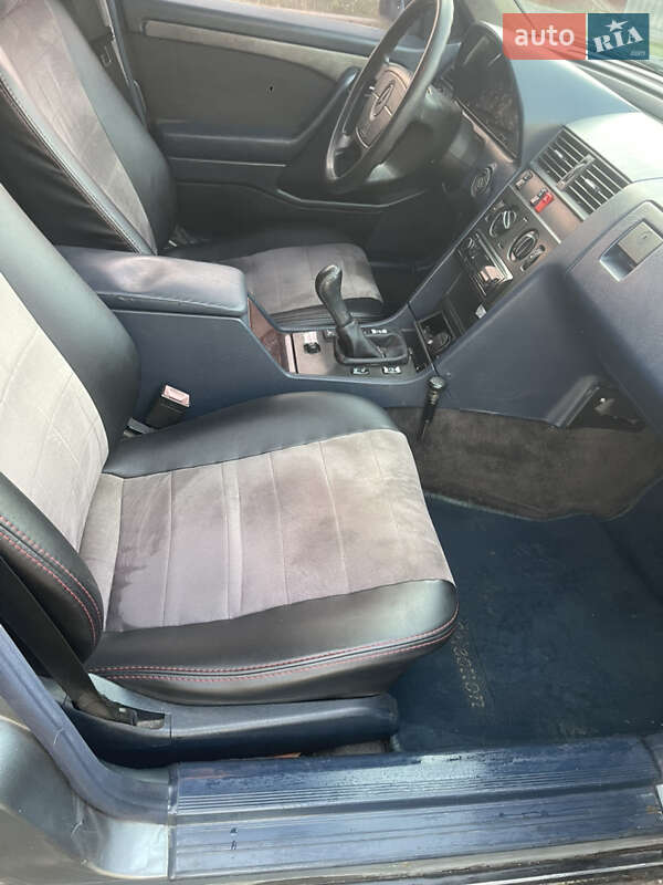 Седан Mercedes-Benz C-Class 1994 в Харькове фото 20 Седан Mercedes-Benz C-Class 1994 в Харькове