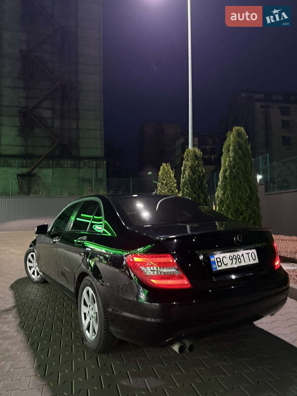 Седан Mercedes-Benz C-Class 2013 в Львове