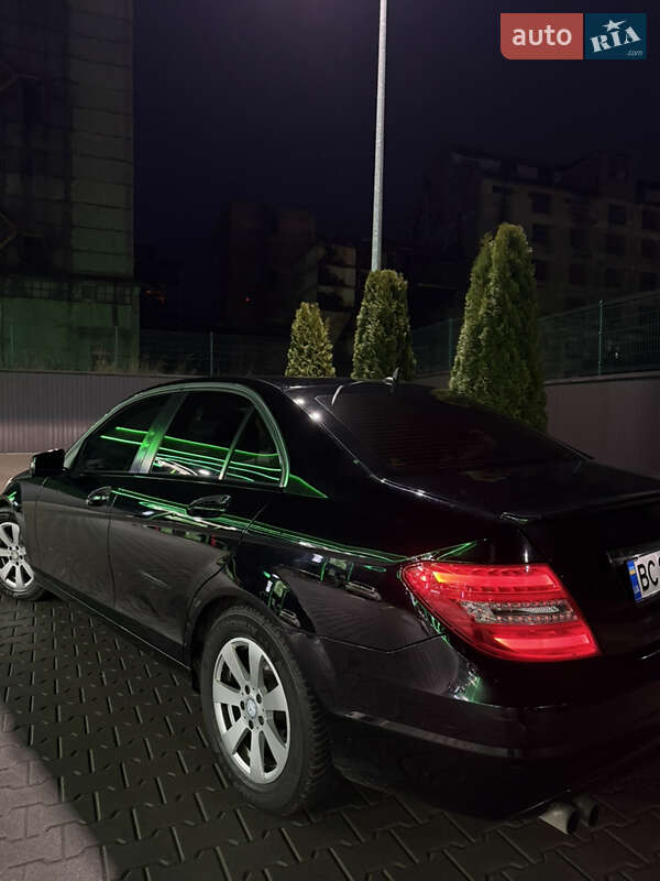 Седан Mercedes-Benz C-Class 2013 в Львове