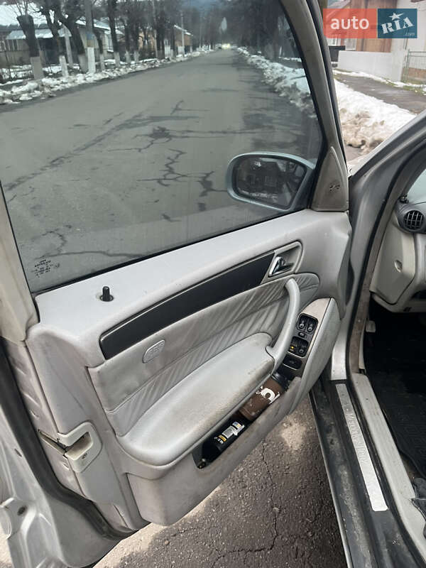 Седан Mercedes-Benz C-Class 2000 в Дрогобыче фото 35 Седан Mercedes-Benz C-Class 2000 в Дрогобыче