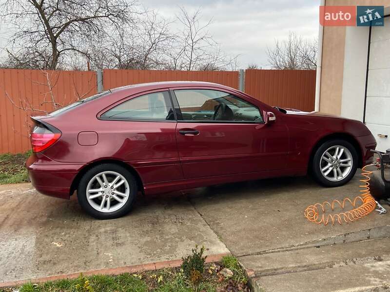 Купе Mercedes-Benz C-Class 2002 в Южном фото 4 Купе Mercedes-Benz C-Class 2002 в Южном