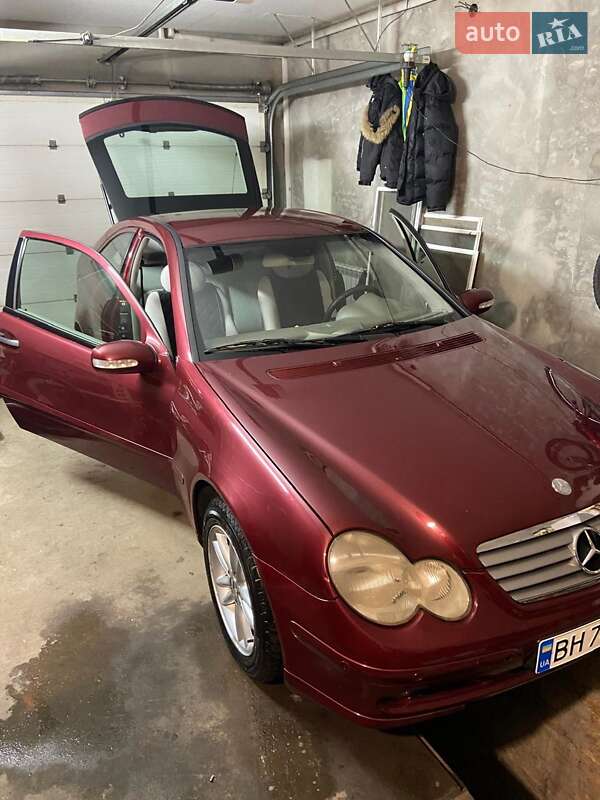 Купе Mercedes-Benz C-Class 2002 в Южном фото 5 Купе Mercedes-Benz C-Class 2002 в Южном