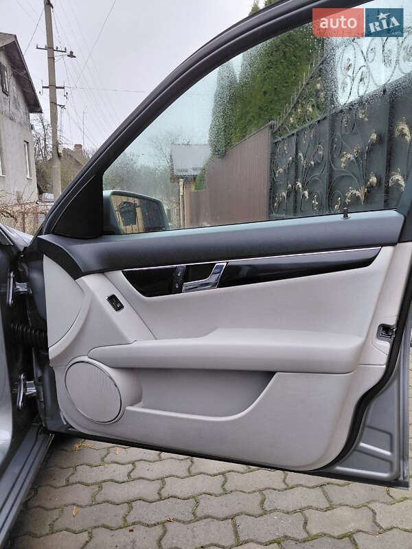 Универсал Mercedes-Benz C-Class 2009 в Сокале