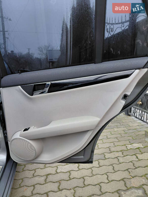 Универсал Mercedes-Benz C-Class 2009 в Сокале