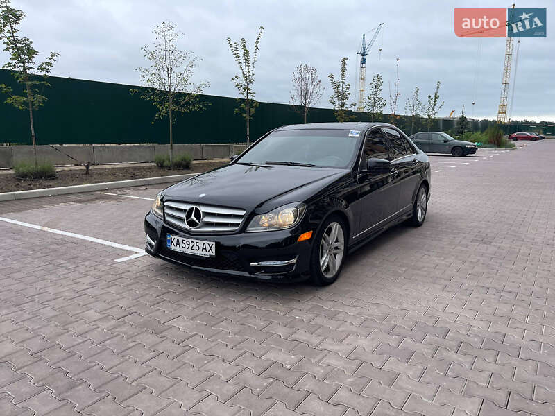 Седан Mercedes-Benz C-Class 2011 в Києві