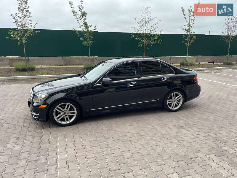 Седан Mercedes-Benz C-Class 2011 в Києві
