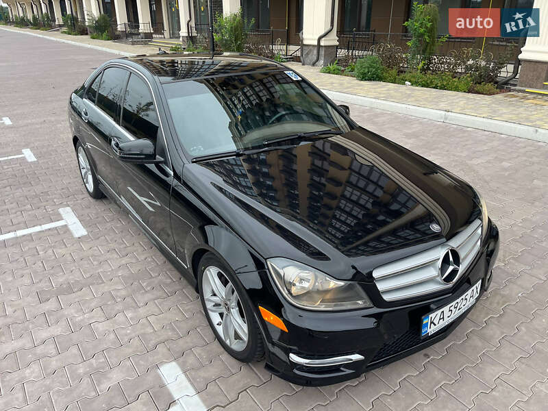 Седан Mercedes-Benz C-Class 2011 в Києві