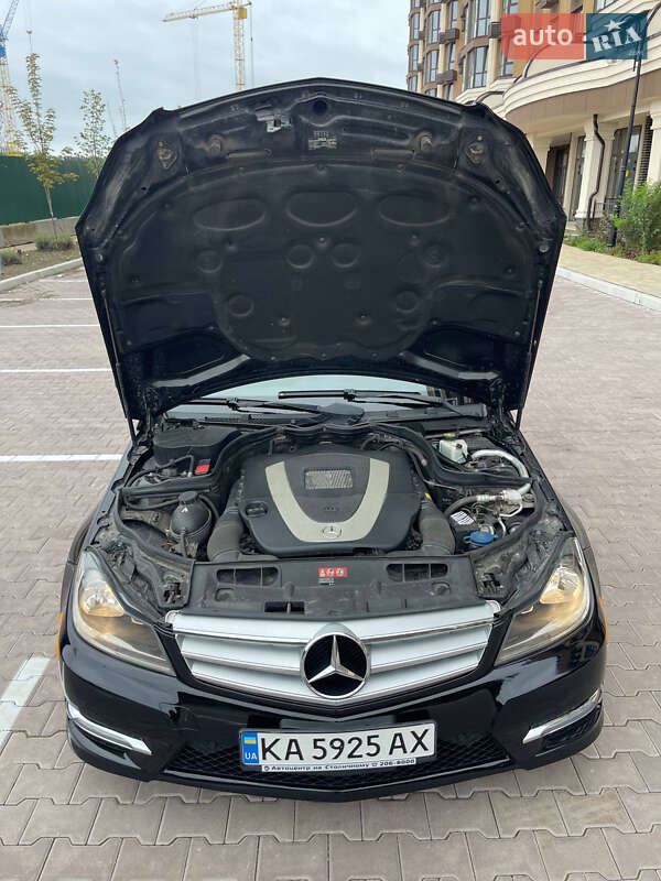 Седан Mercedes-Benz C-Class 2011 в Києві