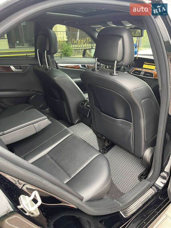 Седан Mercedes-Benz C-Class 2011 в Києві