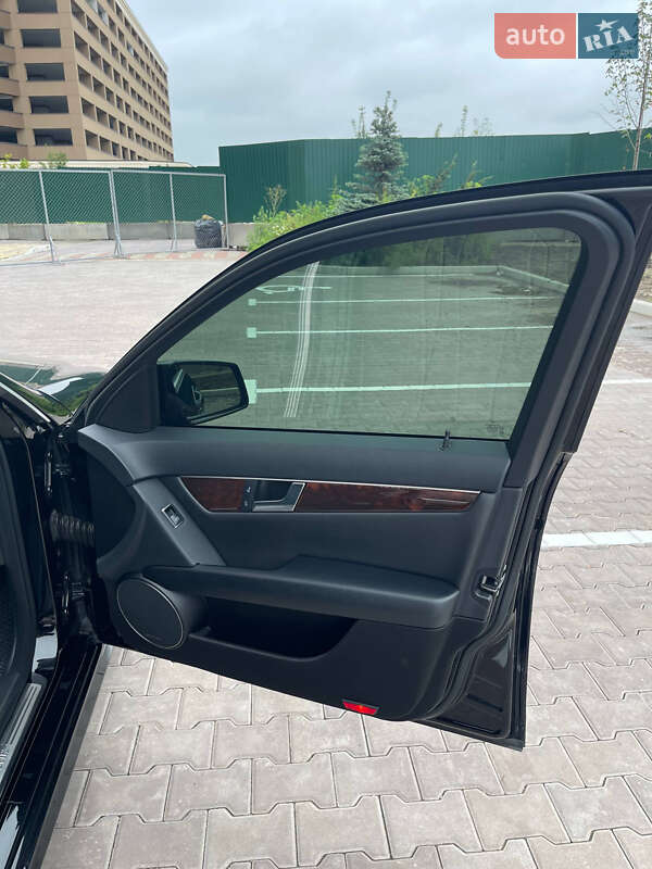 Седан Mercedes-Benz C-Class 2011 в Києві