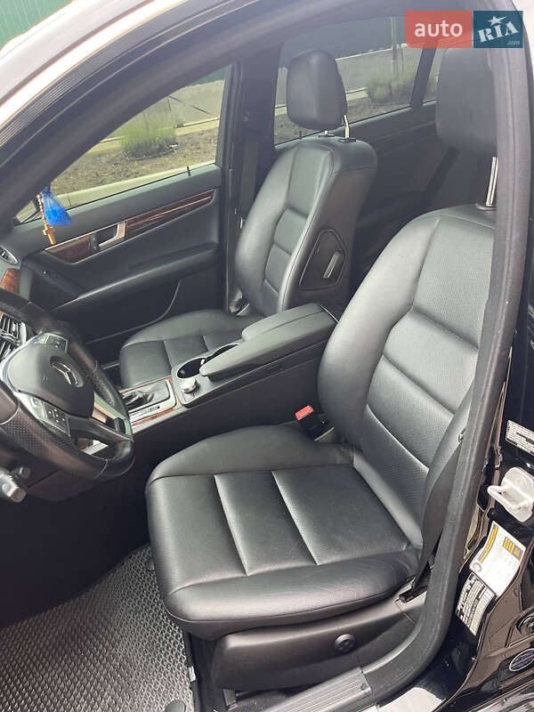 Седан Mercedes-Benz C-Class 2011 в Києві