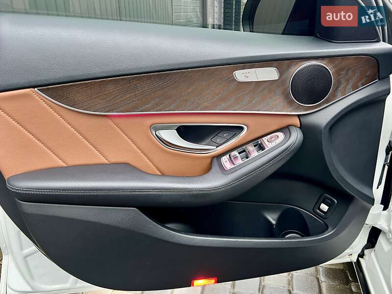 Седан Mercedes-Benz C-Class 2018 в Киеве фото 15 Седан Mercedes-Benz C-Class 2018 в Киеве