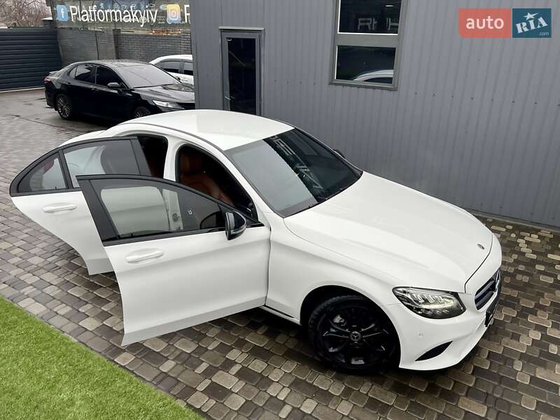 Седан Mercedes-Benz C-Class 2018 в Киеве фото 82 Седан Mercedes-Benz C-Class 2018 в Киеве