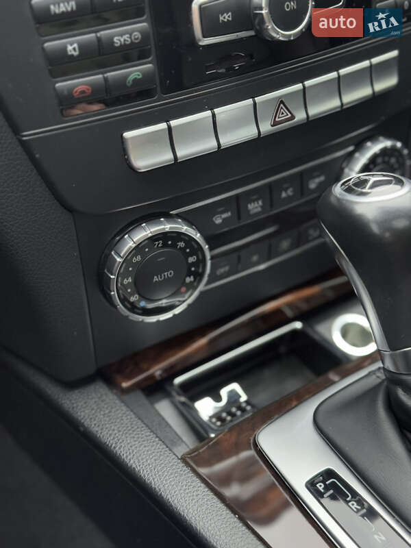 Седан Mercedes-Benz C-Class 2014 в Днепре