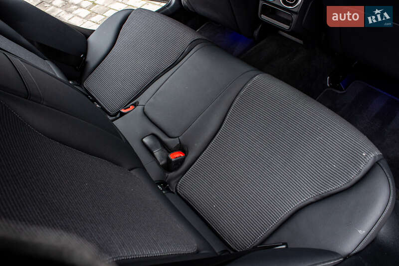 Седан Mercedes-Benz C-Class 2024 в Львові фото 36 Седан Mercedes-Benz C-Class 2024 в Львові