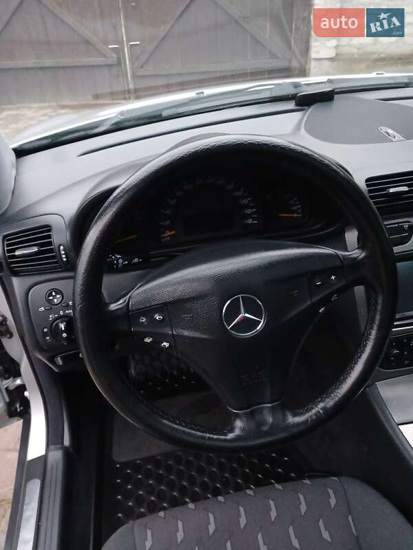 Купе Mercedes-Benz C-Class 2001 в Львове фото 10 Купе Mercedes-Benz C-Class 2001 в Львове