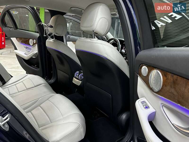 Седан Mercedes-Benz C-Class 2016 в Києві