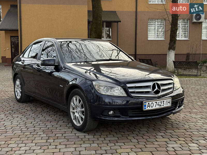Седан Mercedes-Benz C-Class 2010 в Тячеве