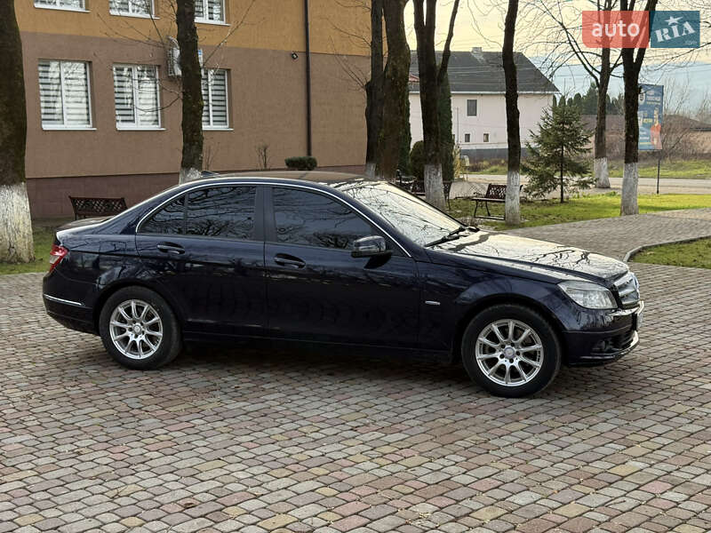 Седан Mercedes-Benz C-Class 2010 в Тячеве