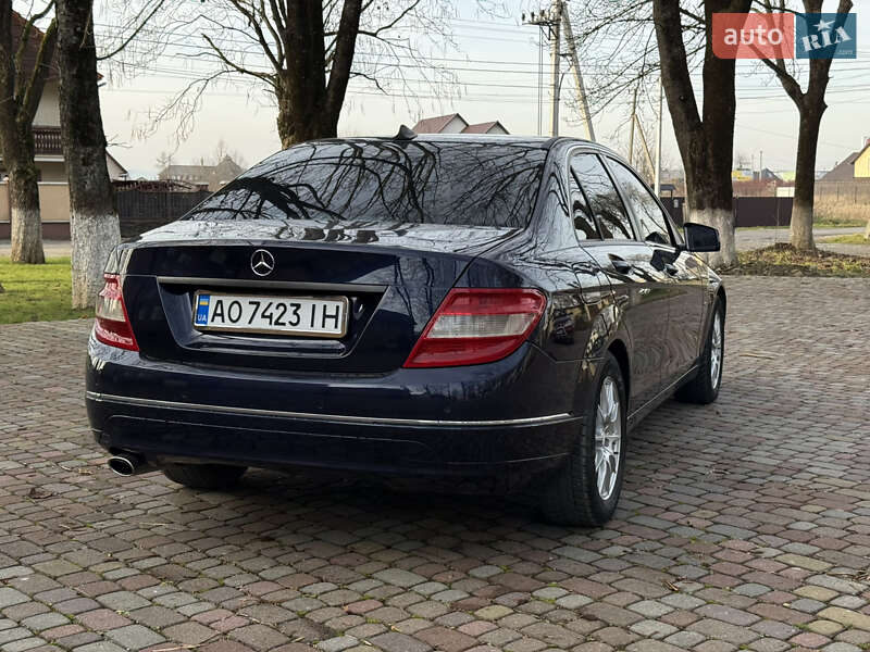 Седан Mercedes-Benz C-Class 2010 в Тячеве