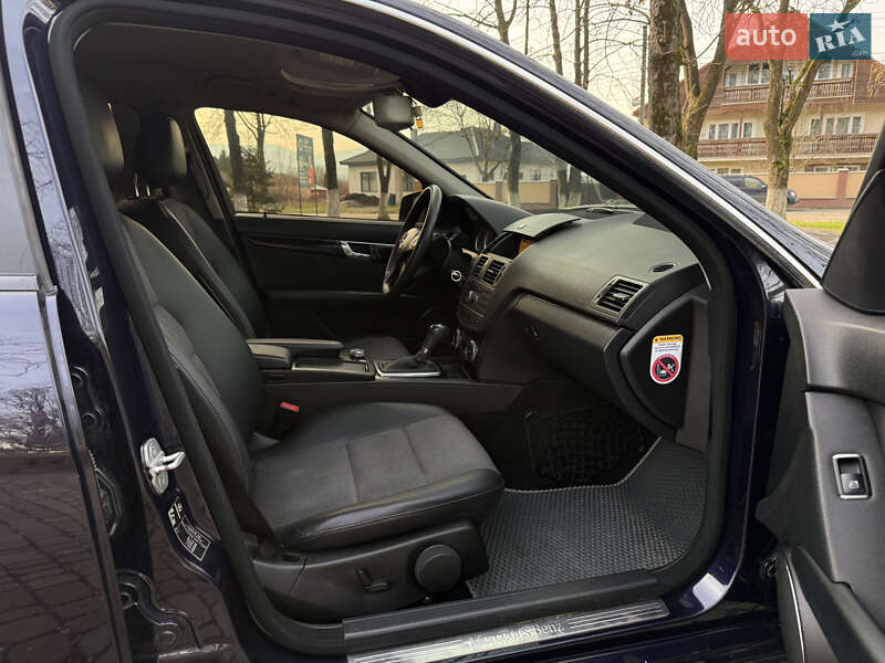 Седан Mercedes-Benz C-Class 2010 в Тячеве