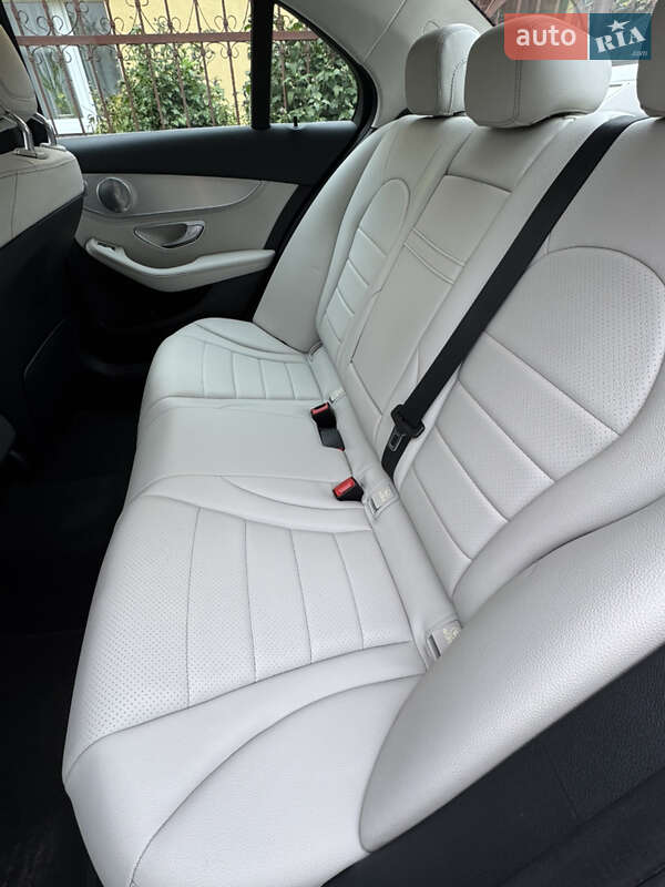 Седан Mercedes-Benz C-Class 2016 в Львове фото 21 Седан Mercedes-Benz C-Class 2016 в Львове