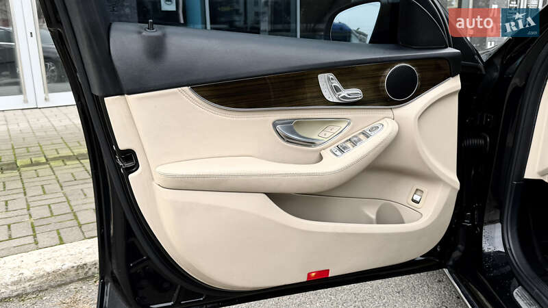 Седан Mercedes-Benz C-Class 2015 в Запоріжжі фото 24 Седан Mercedes-Benz C-Class 2015 в Запоріжжі