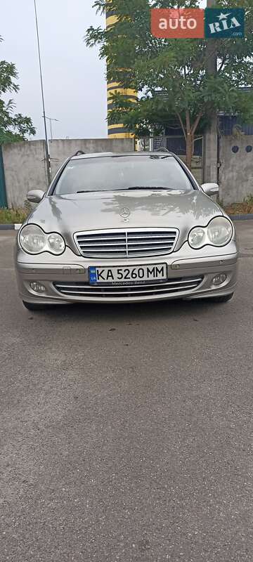 Универсал Mercedes-Benz C-Class 2004 в Киеве