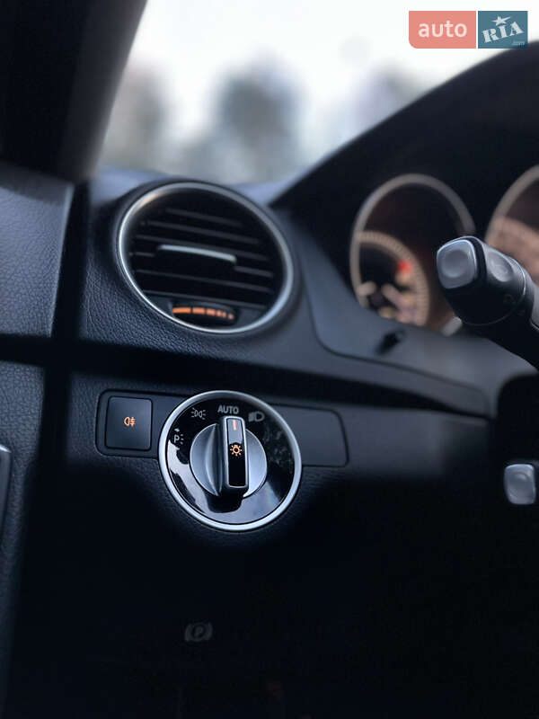 Седан Mercedes-Benz C-Class 2013 в Киеве