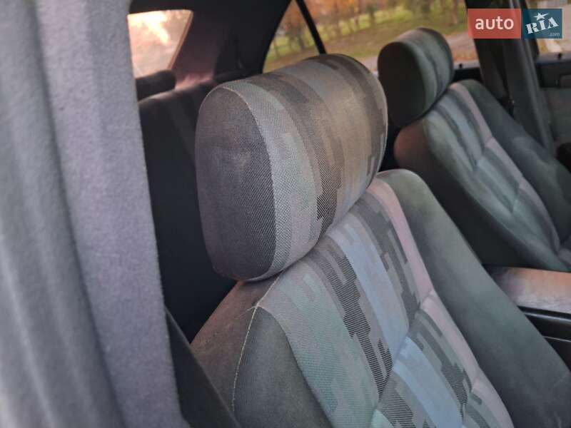 Седан Mercedes-Benz C-Class 1994 в Чернівцях фото 29 Седан Mercedes-Benz C-Class 1994 в Чернівцях