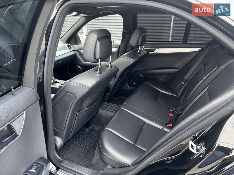 Седан Mercedes-Benz C-Class 2011 в Киеве